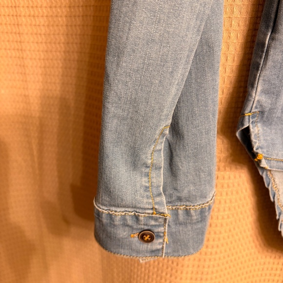 Cowgirl tuff Co. Blue Denim Pullover Shirt Blouse Women's XS - Picture 5 of 7